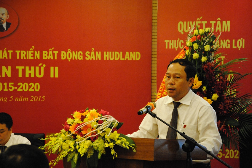 Đồng chí Nguyễn Đức Hùng- Phó bí thư đảng ủy, UV Hội đồng thành viên, TGĐ TCT Đầu tư Phát triển Nhà và Đô thị phát biểu ý kiến chỉ đạo tại đại hội
